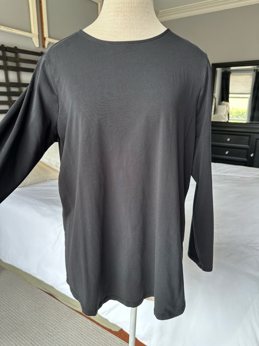 J. Jill Black Women's Long-Sleeve Crewneck Tee, size medium